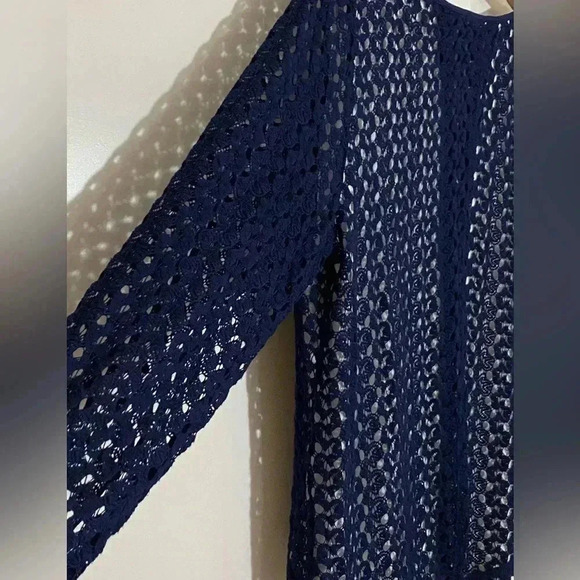 RUBY  Rd women eyelet long sleeve lined navy top - Picture 4 of 8